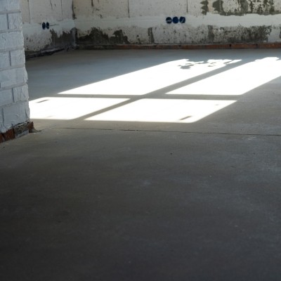 Avantages chape sèche pour vos travaux à Namur